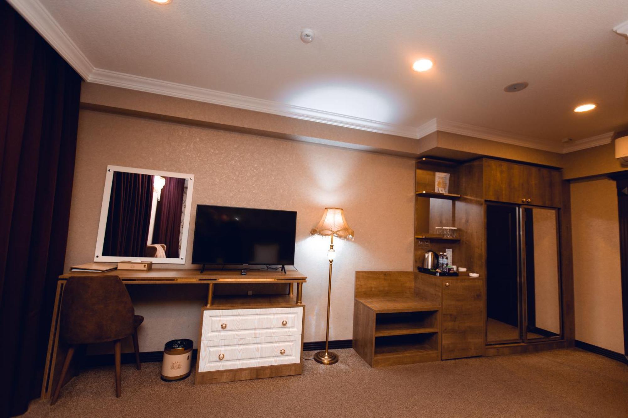 Baku Hotel 간자 외부 사진