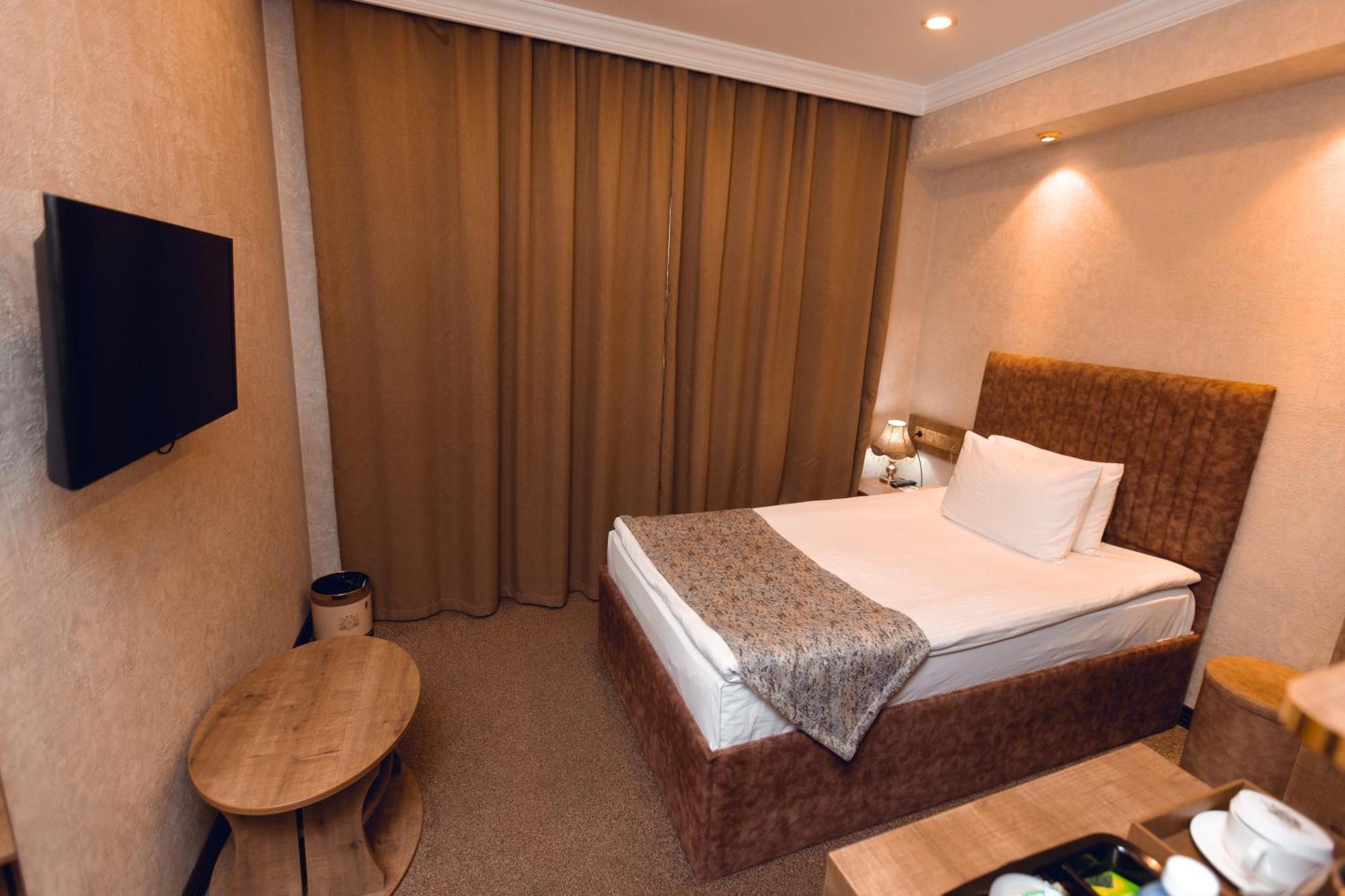 Baku Hotel 간자 외부 사진