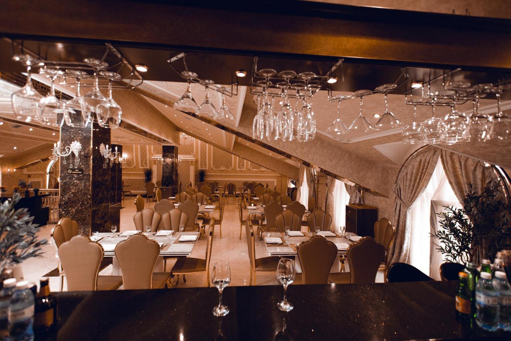 Baku Hotel 간자 외부 사진